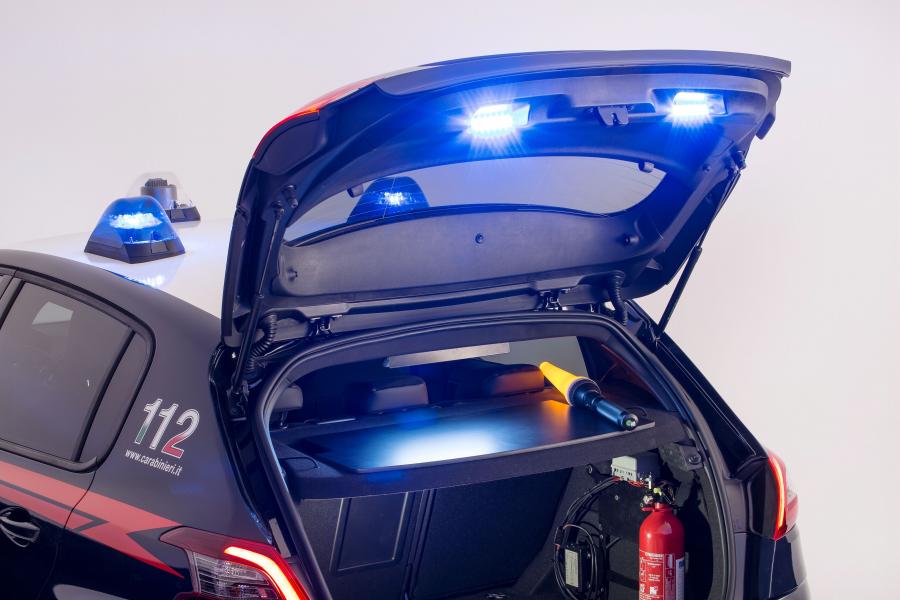 Багажник Peugeot 308 GTi Carabinieri 2017 года  (фото 3 из 10)